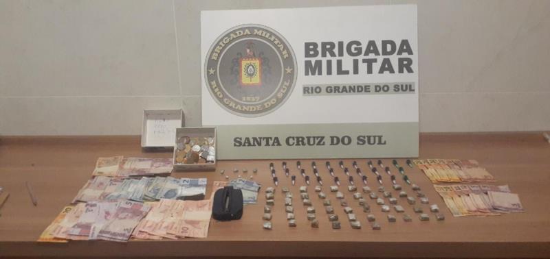 Homem e mulher são presos com drogas no Bairro Bom Jesus