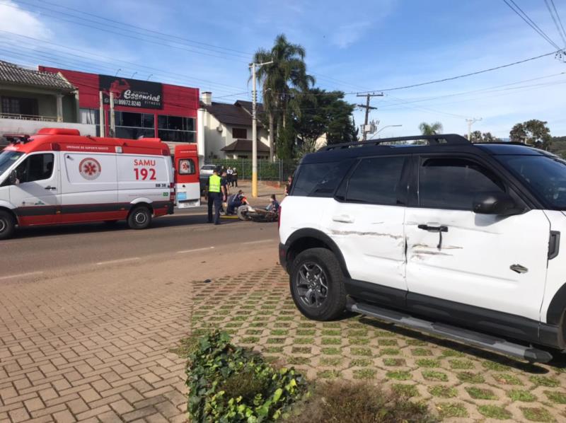 Em poucas horas, Linha Santa Cruz registra segundo acidente de trânsito no mesmo lugar