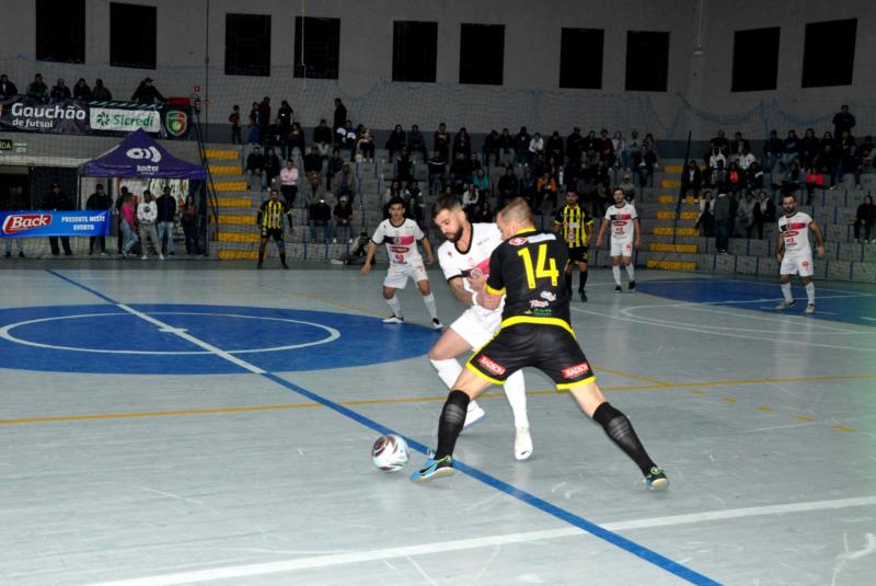 Verona empata em casa pelo estadual de futsal