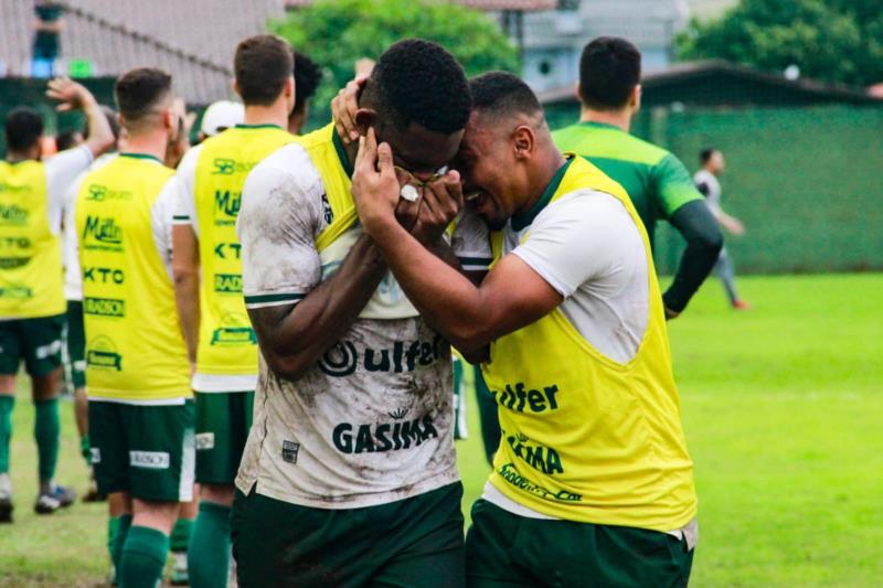 Avenida faz final da Divisão de Acesso neste domingo