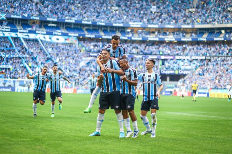 Grêmio vence a Ponte Preta diante de 43 mil torcedores na Arena