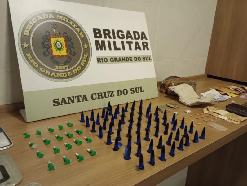 Dupla é presa por tráfico de drogas no Bairro Bom Jesus