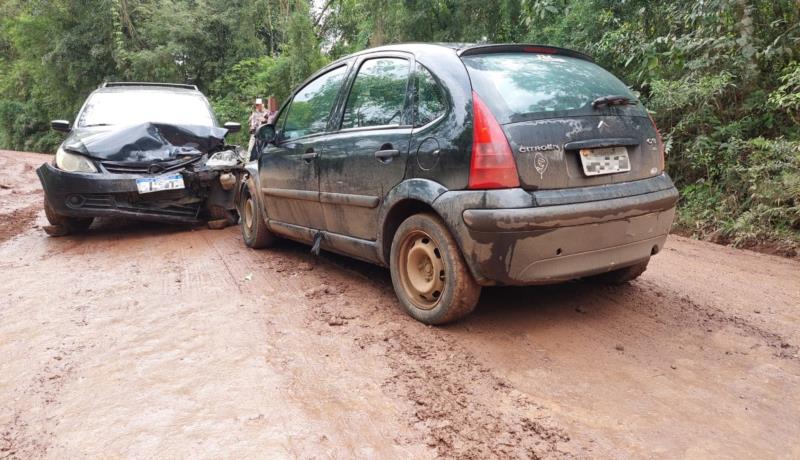 Colisão deixa duas pessoas feridas no interior de Venâncio Aires