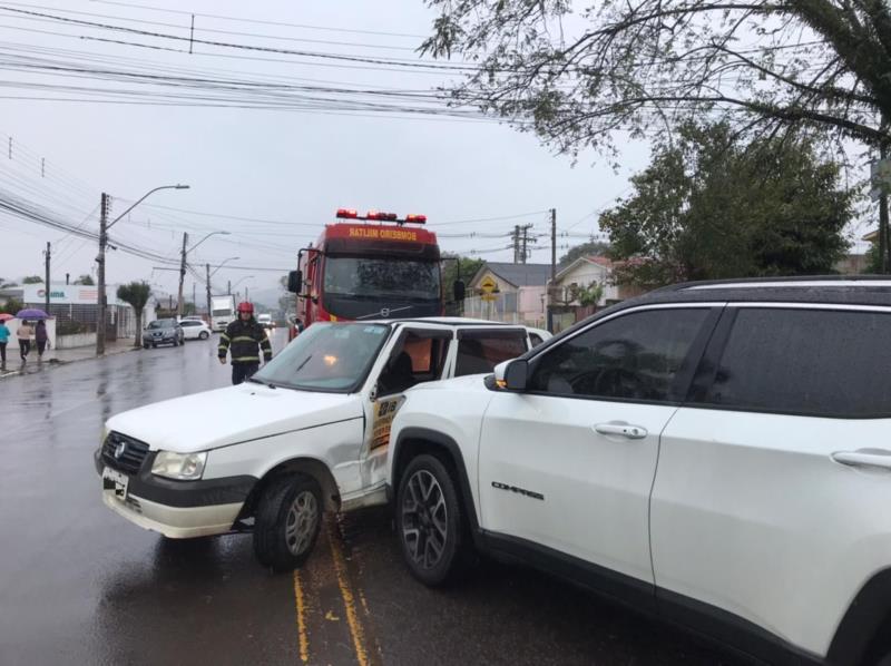 Homem fica ferido após colisão de trânsito em Santa Cruz