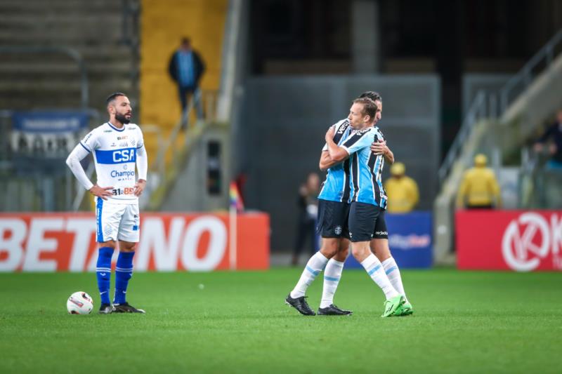 Grêmio vence o CSA e mantém a vice-liderança da Série B