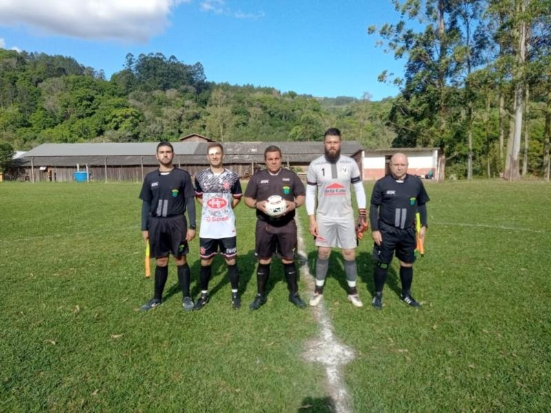 Águia e Formosa largam na frente