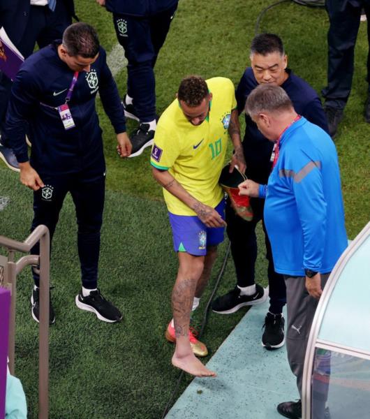 Neymar e Danilo estão fora da primeira fase da Copa do Mundo