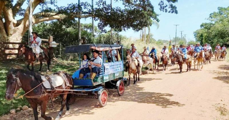 2ª Cavalgada de Abertura dá início às atividades do Balneário Monte Alegre