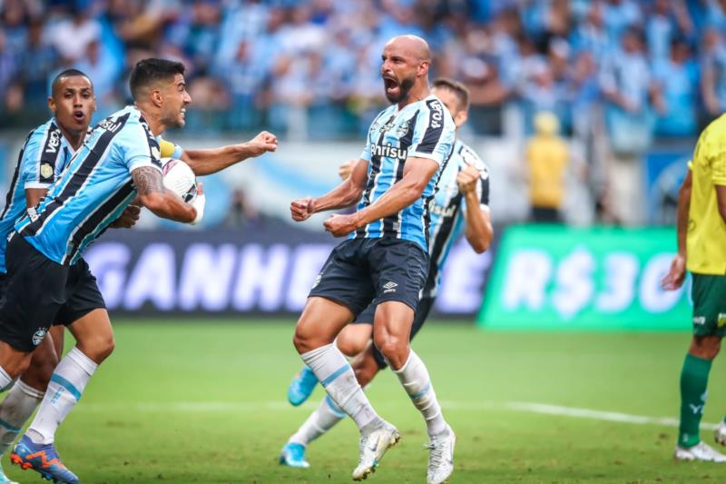 Nos pênaltis, Grêmio vence o Ypiranga e está na final do Gauchão