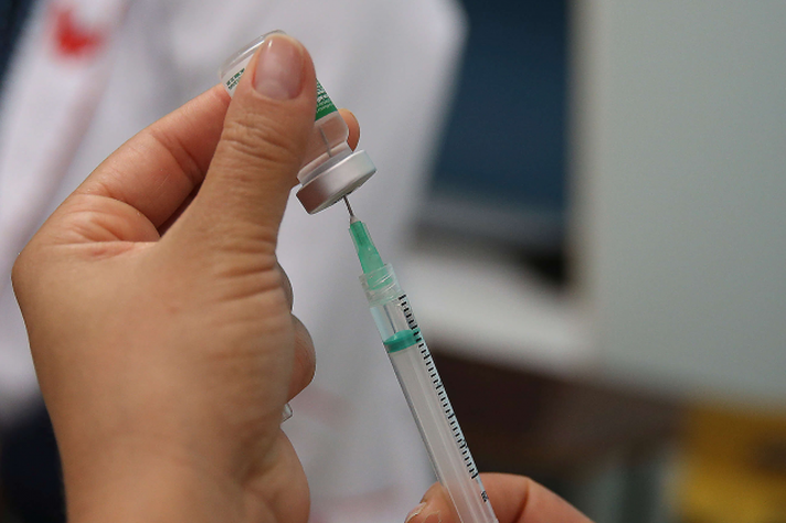 Câmara deve votar medida provisória que facilita compra de vacinas contra a covid-19