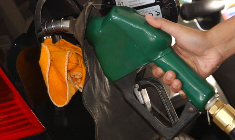 Petrobras reduz preço da gasolina para as distribuidoras