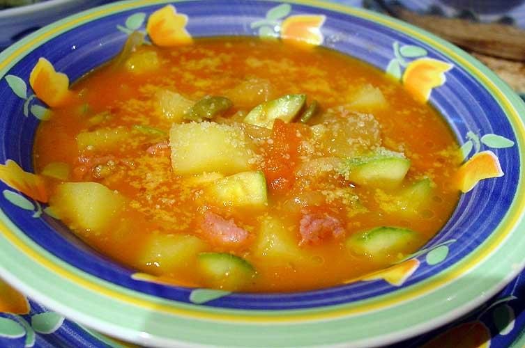 Sopa de batata com linguiça