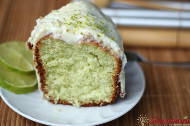 Bolo de Gelatina de Limão