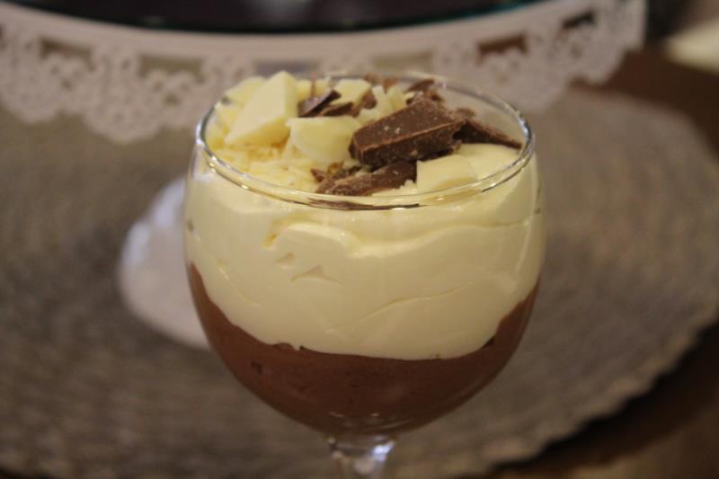 Mousse de Chocolate Branco e Preto