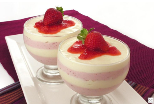 Mousse de morango e leite condensado