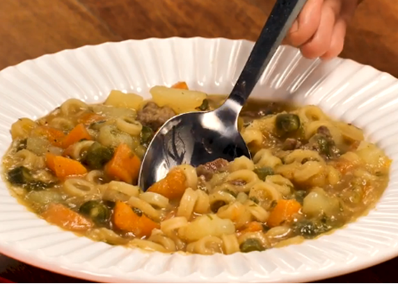 Sopa de Legumes com Macarrão