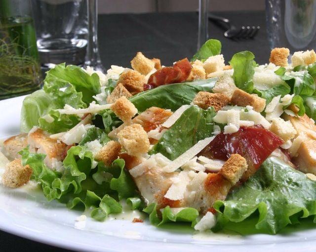 Salada Caesar