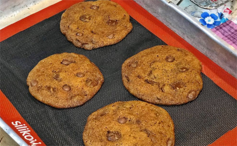 Cookies recheados com creme de avelã