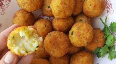 Bolinho de arroz com presunto e queijo