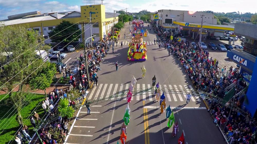 Temas do desfile são definidos; saiba o que cada equipe vai apresentar