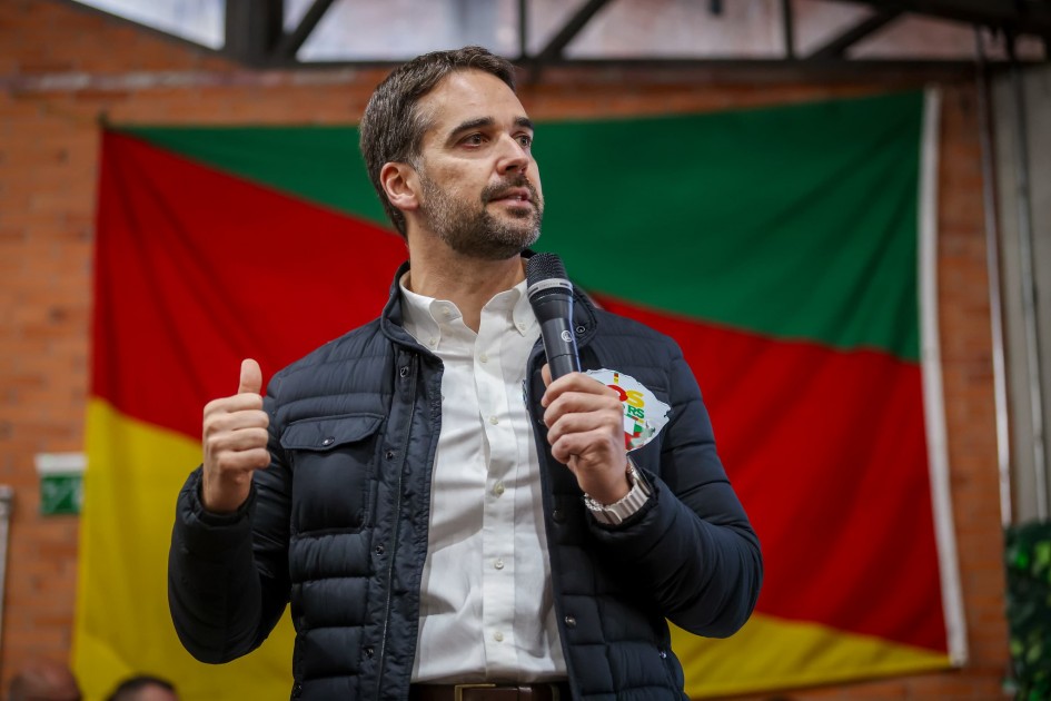 Eduardo Leite determina que equipes técnicas auxiliem nas ações diante da forte chuva em Santa Catarina