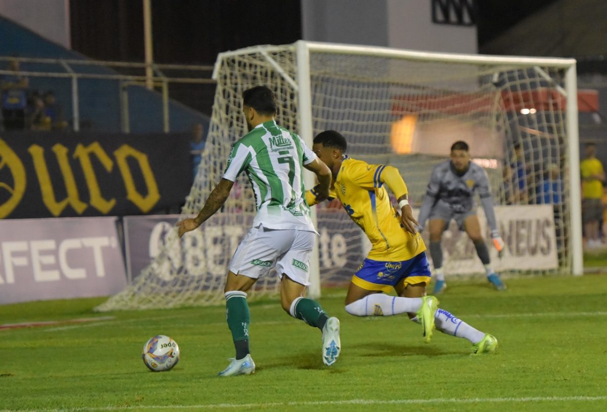 Avenida perde para o Pelotas e segue na lanterna do Grupo A