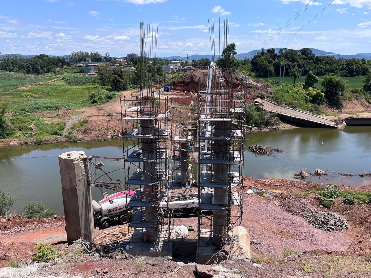 No Vale do Taquari, EGR foca na construção dos pilares da nova ponte da ERS-130