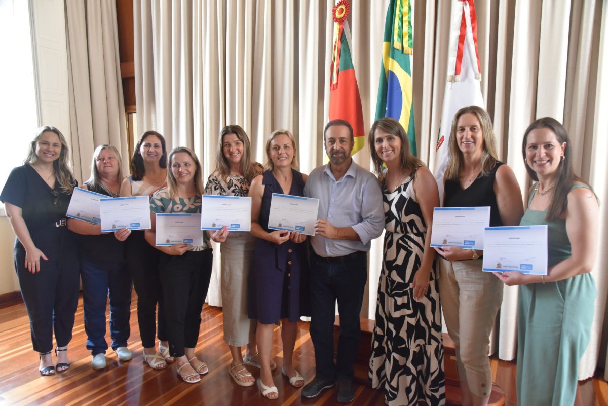 Equipes diretivas de mais quatro escolas municipais tomam posse