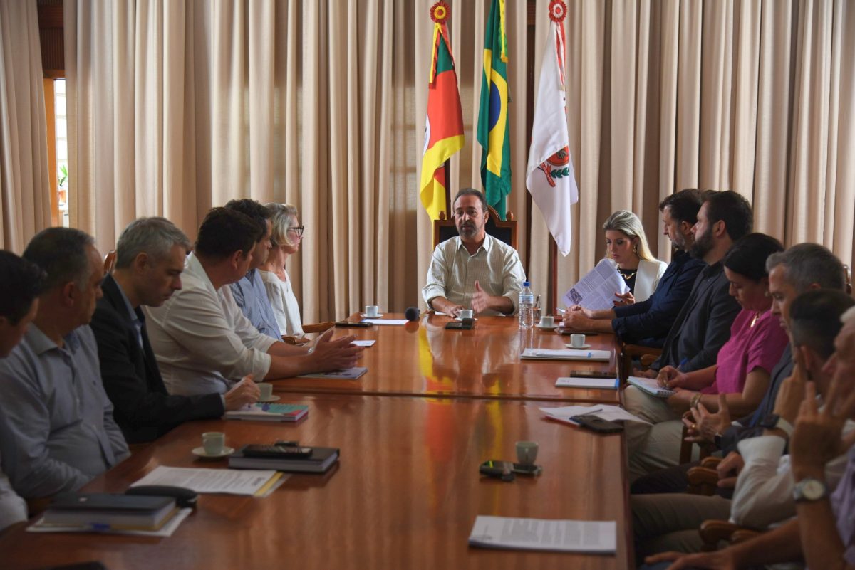 Sérgio Moraes anuncia início de estudo para possível rompimento de contrato com a Corsan