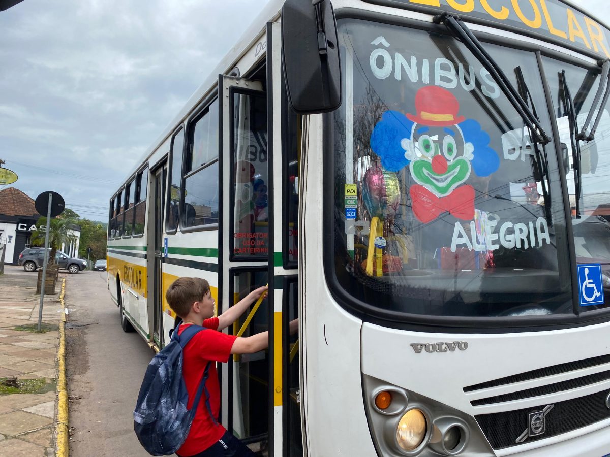 Secretaria de Educação implanta carteirinha de transporte escolar on-line em Vera Cruz