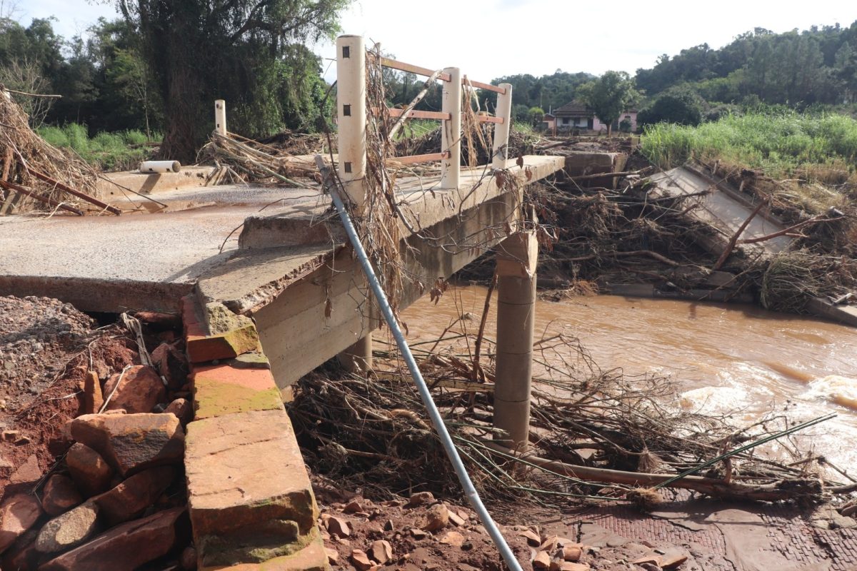 Licitação define empresas para reconstrução de pontes entre Mato Leitão e Cruzeiro do Sul