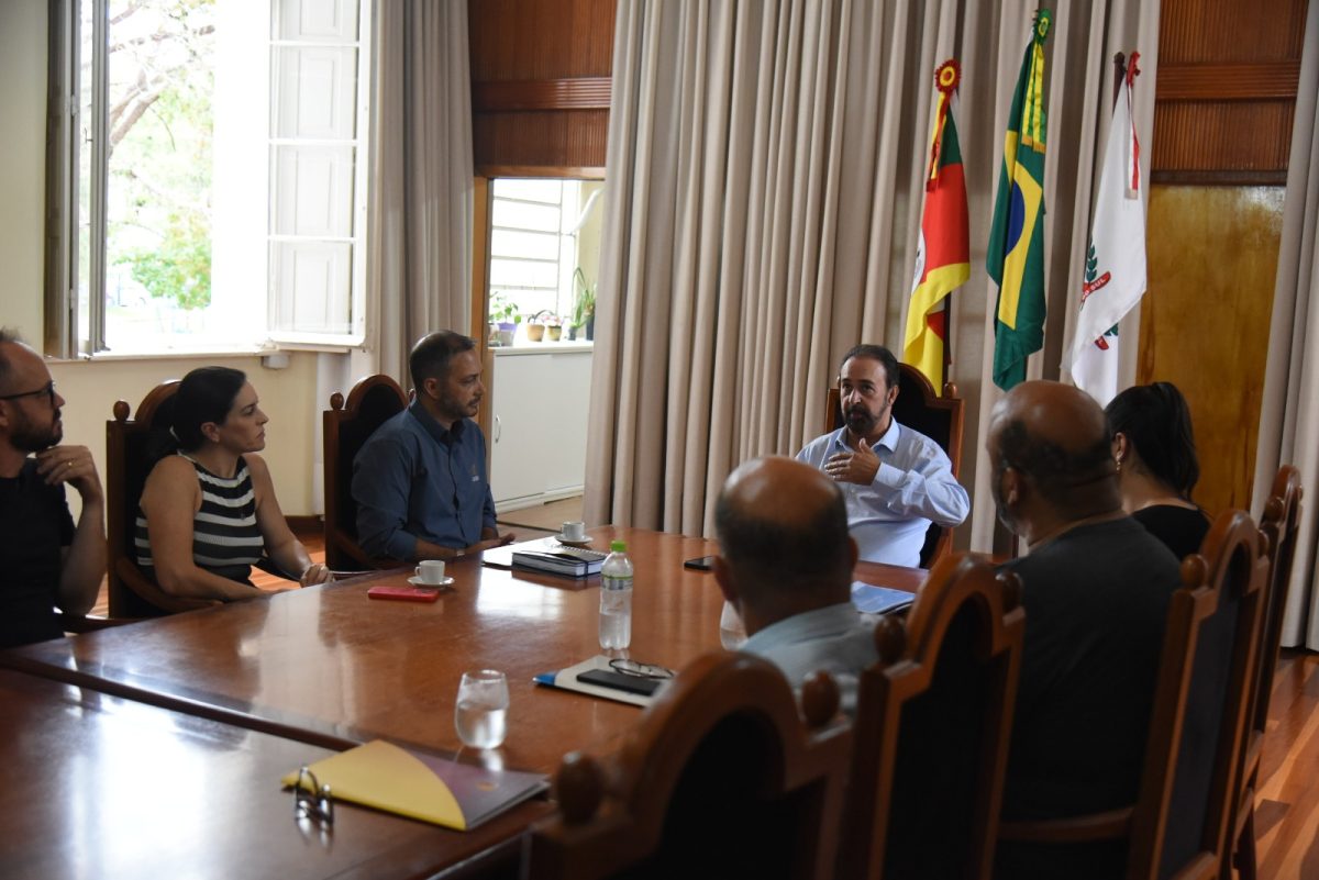 Reunião discute o desenvolvimento estratégico de Santa Cruz