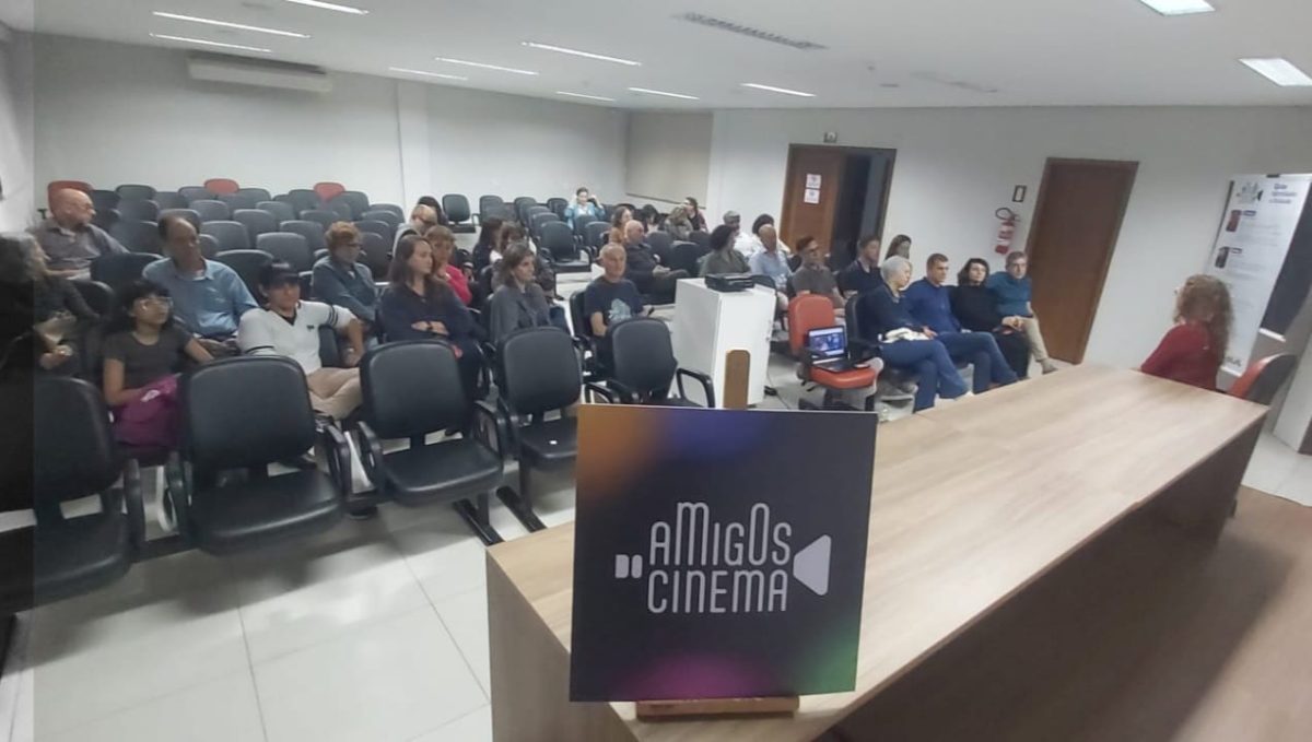 Amigos do Cinema realiza projeto de férias nos bairros de Santa Cruz