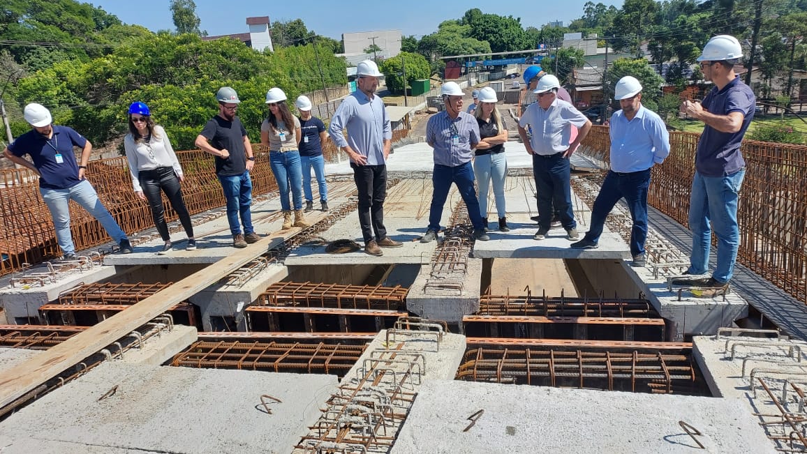 Prefeitura avalia multar empresa por atrasos na obra do Viaduto do Arroio Grande