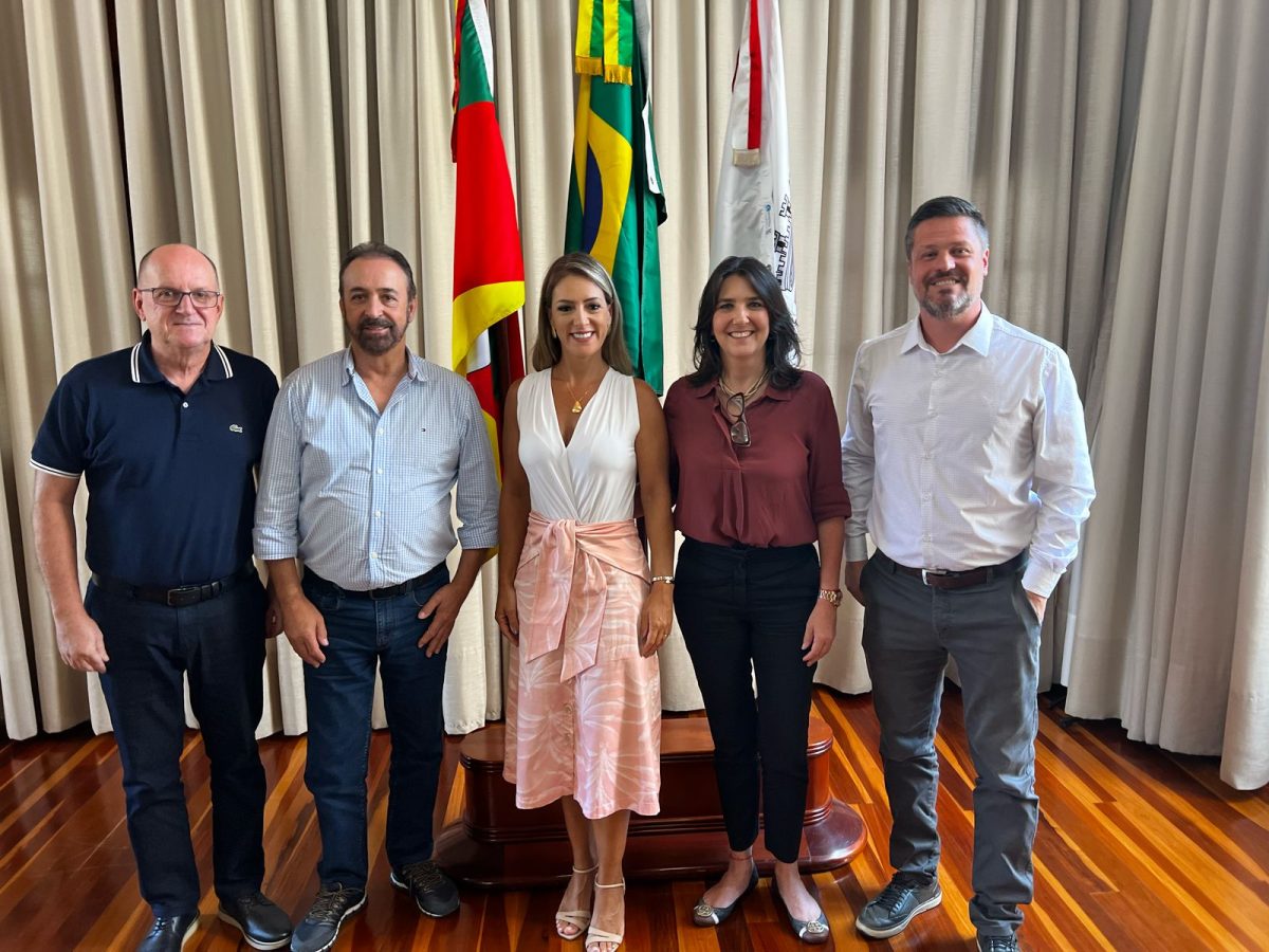 Representação regional da Fecomércio-RS visita prefeito Sérgio Moraes