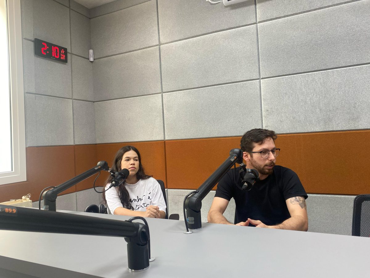 Rádio Revista – Frederico de Barros Silva, e Bianca Dias, Organizadores Sarau Elétrico