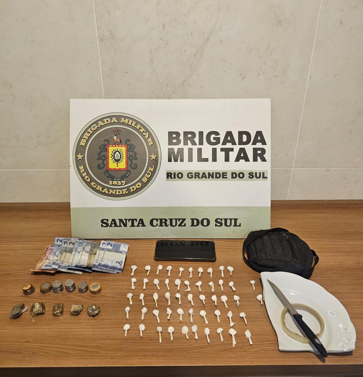 Homem é preso por tráfico de drogas no Bairro Santa Vitória