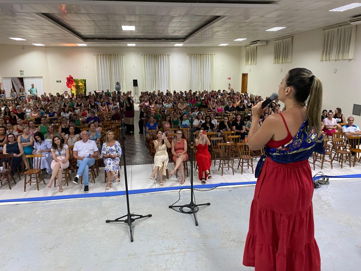 Palestra-show de Marianita Ortaça abre ano letivo em Vera Cruz