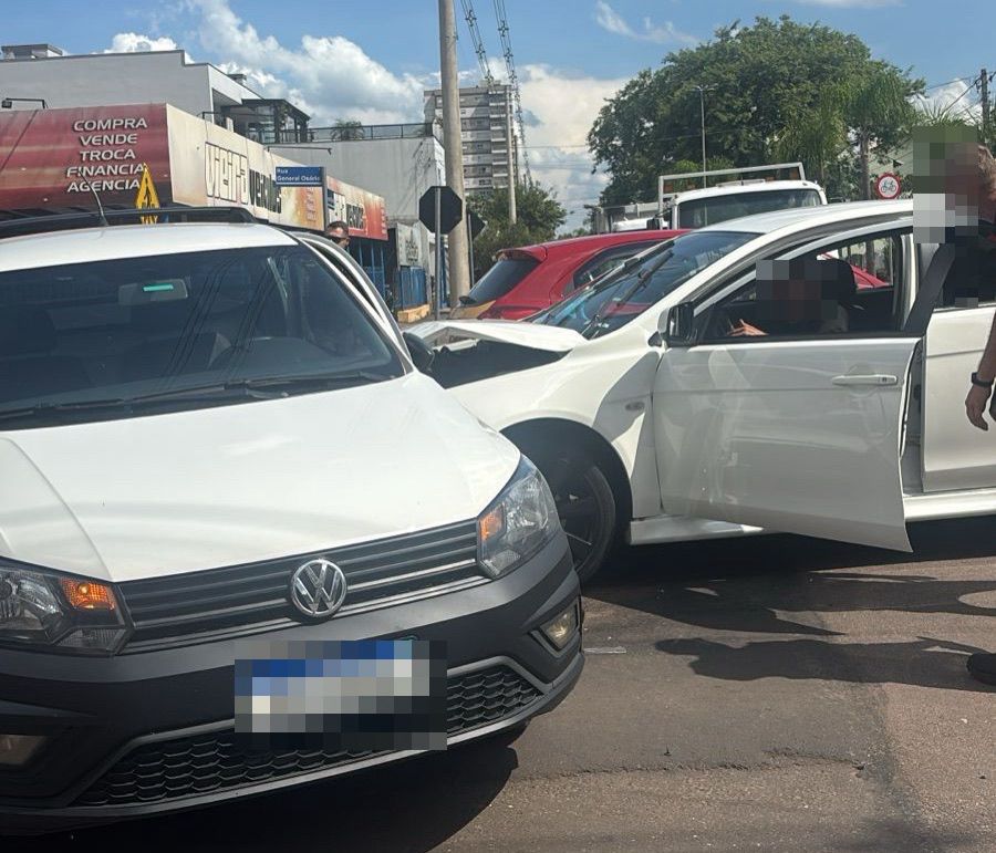 Dois veículos se envolvem em acidente no Centro de Venâncio Aires