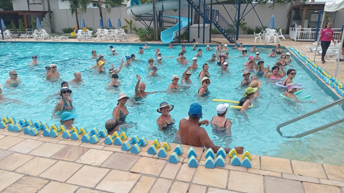 Aulão de hidroginástica encerra Projeto Verão na Piscina em Santa Cruz