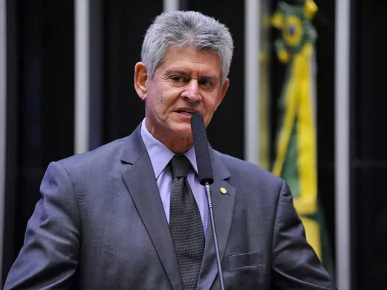 Deputado afirma ter sido surpreendido por operação da PF