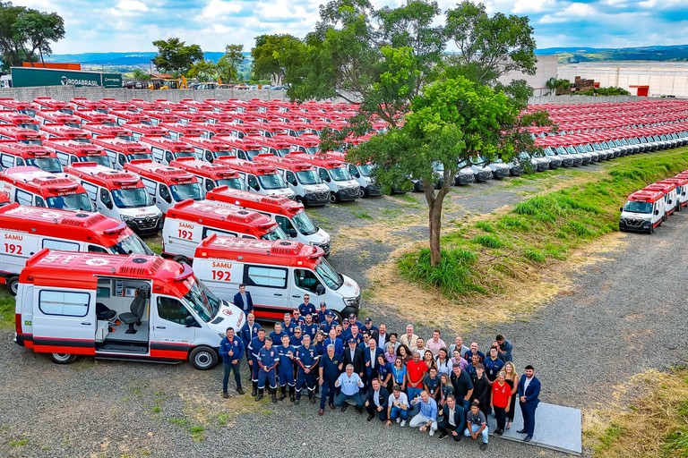 Governo federal anuncia entrega de novas ambulâncias para municípios da região