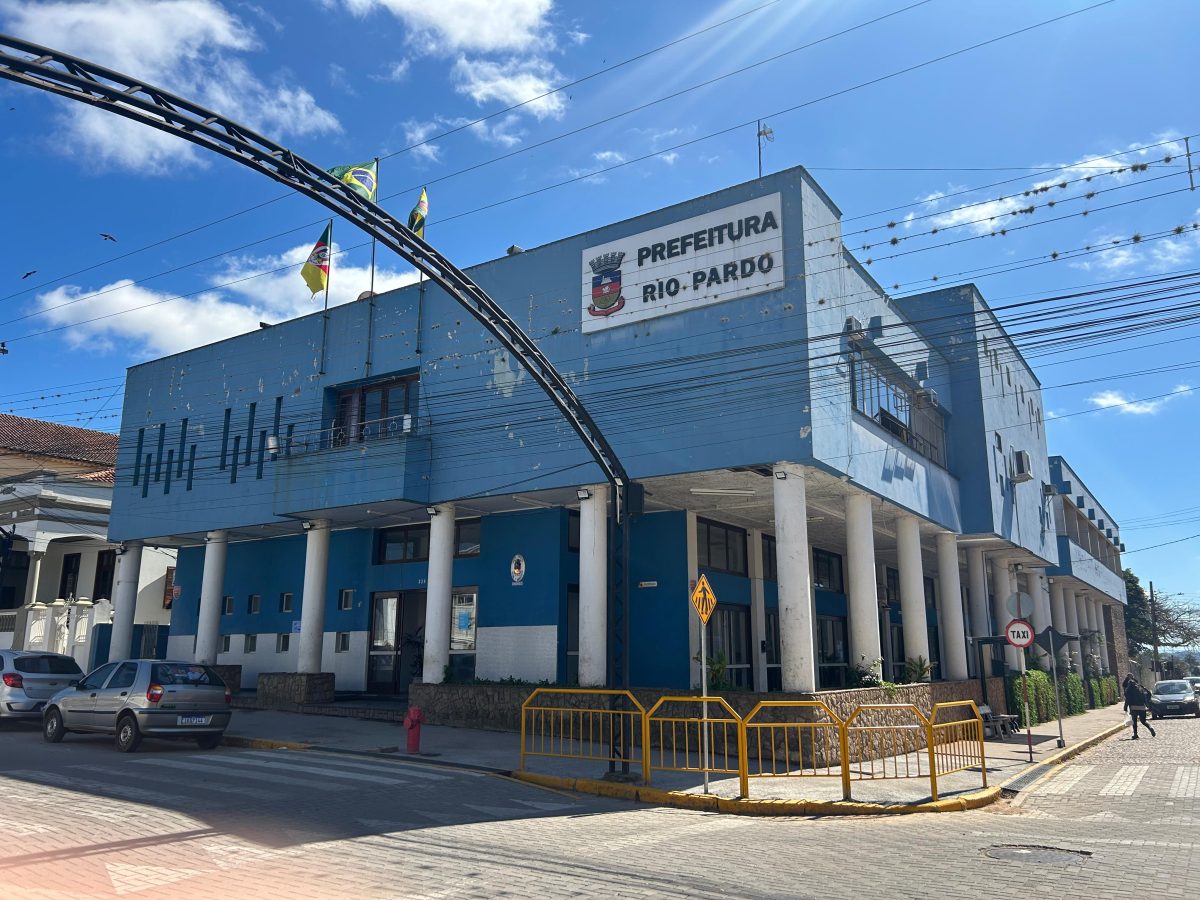 Rio Pardo abre processo seletivo para motorista de veículo pesado e operador de máquina