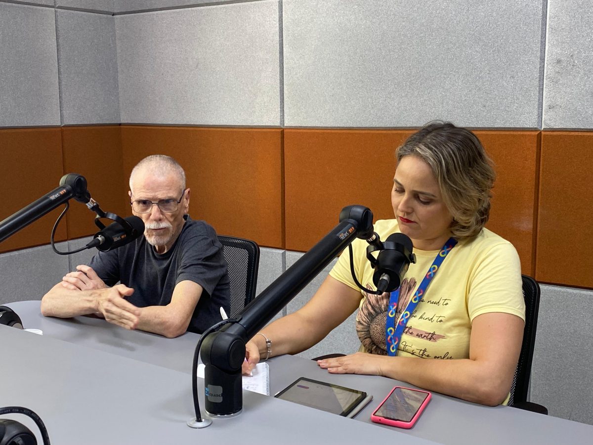 Rádio Revista – Hugo Ênio Braz, Conselheiro da Associação Luz Azul, e Thaís Campos Teixeira, Pedagoga de Educação Especial do Centro Girassol