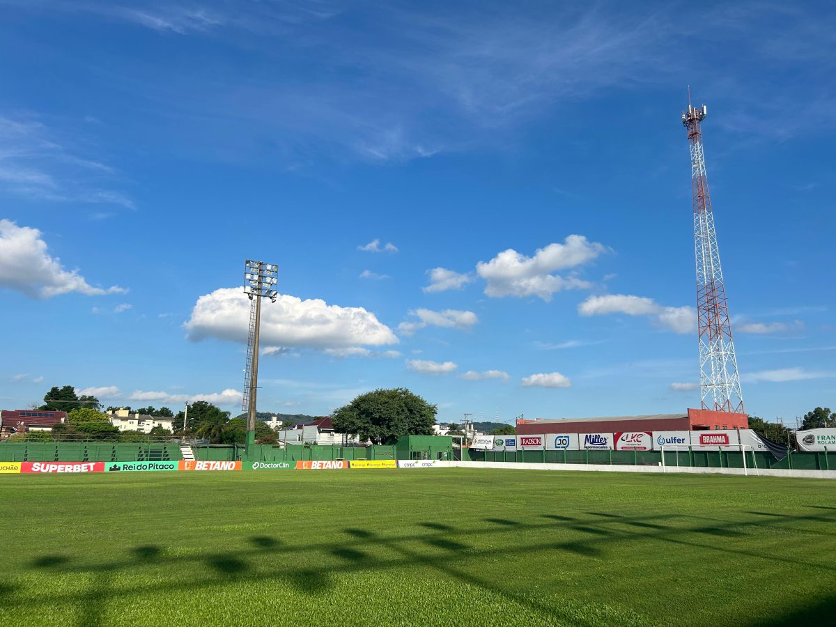 Torcedoras com camisa do Avenida não pagam ingresso no jogo deste domingo