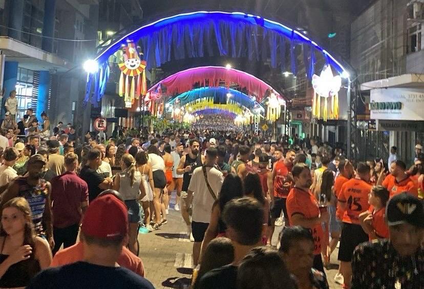 Carnaval de Rio Pardo segue na noite desta segunda-feira