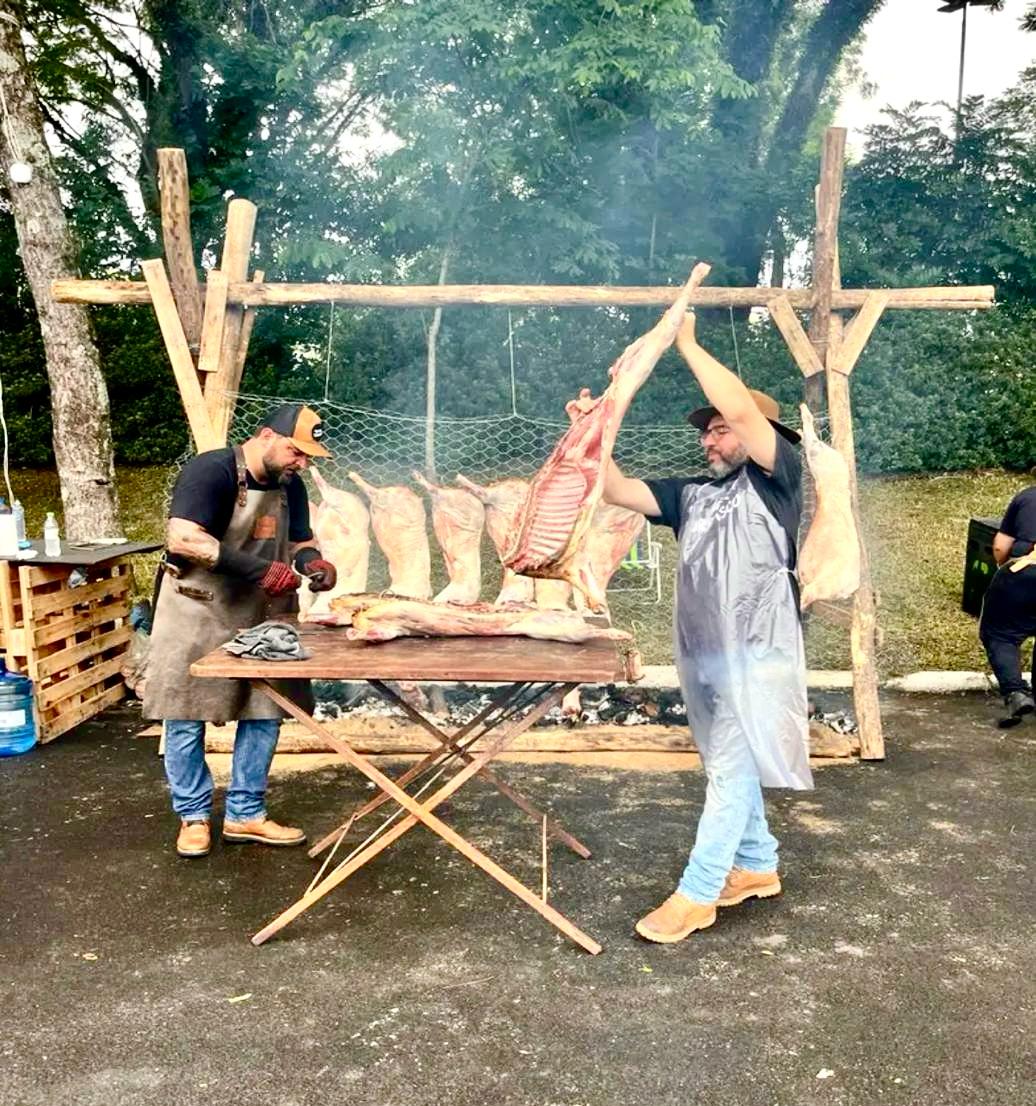 Parrilla dos Vales leva para Venâncio experiência com os melhores chefes churrasqueiros