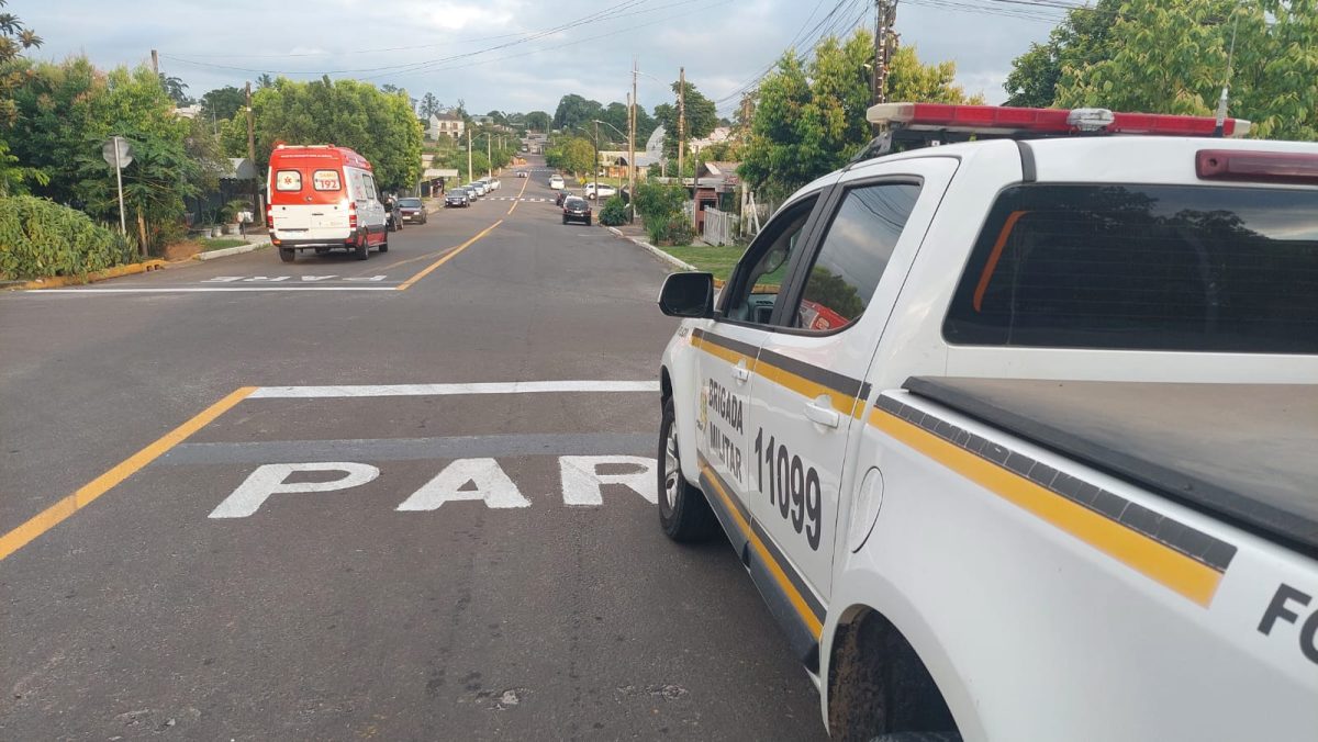 Homem fica ferido em acidente entre carro e bicicleta em Venâncio Aires