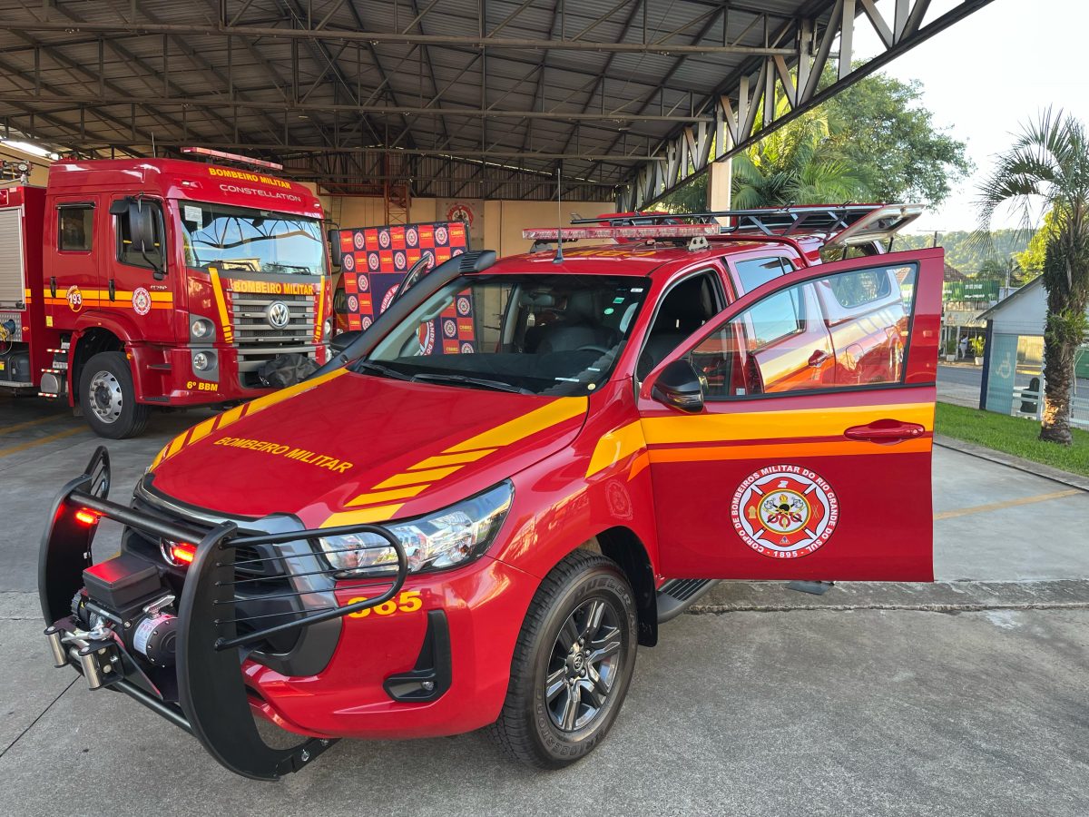 Corpo de Bombeiros de Santa Cruz recebe nova viatura para operações de resgate