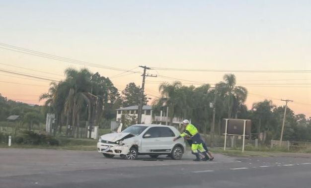 Dois veículos se envolvem em acidente em Vera Cruz